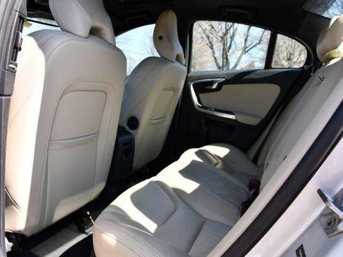 Used 2015 Volvo S60 T5 Premier image 14