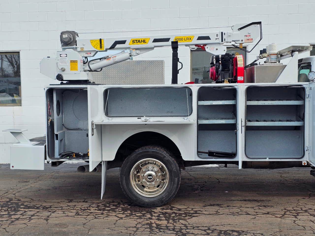 Used 2016 Ford F550 2WD Regular Cab Super Duty image 13