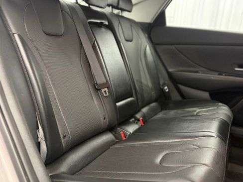 Used 2023 Hyundai Elantra Limited FWD image 18