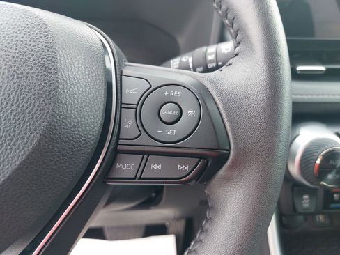 Used 2025 Toyota RAV4 Limited FWD image 18