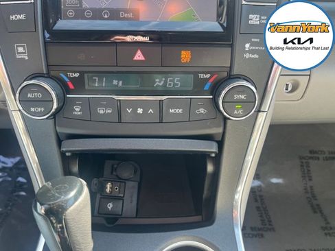 Used 2017 Toyota Camry XLE w/ Moonroof Package image 17