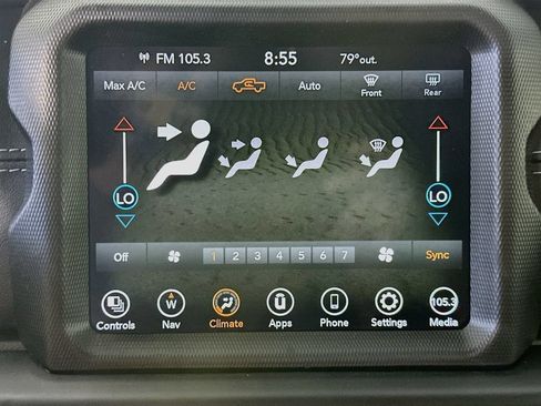Used 2022 Jeep Gladiator Overland w/ Popular Equipment Package AWD/4WD image 18