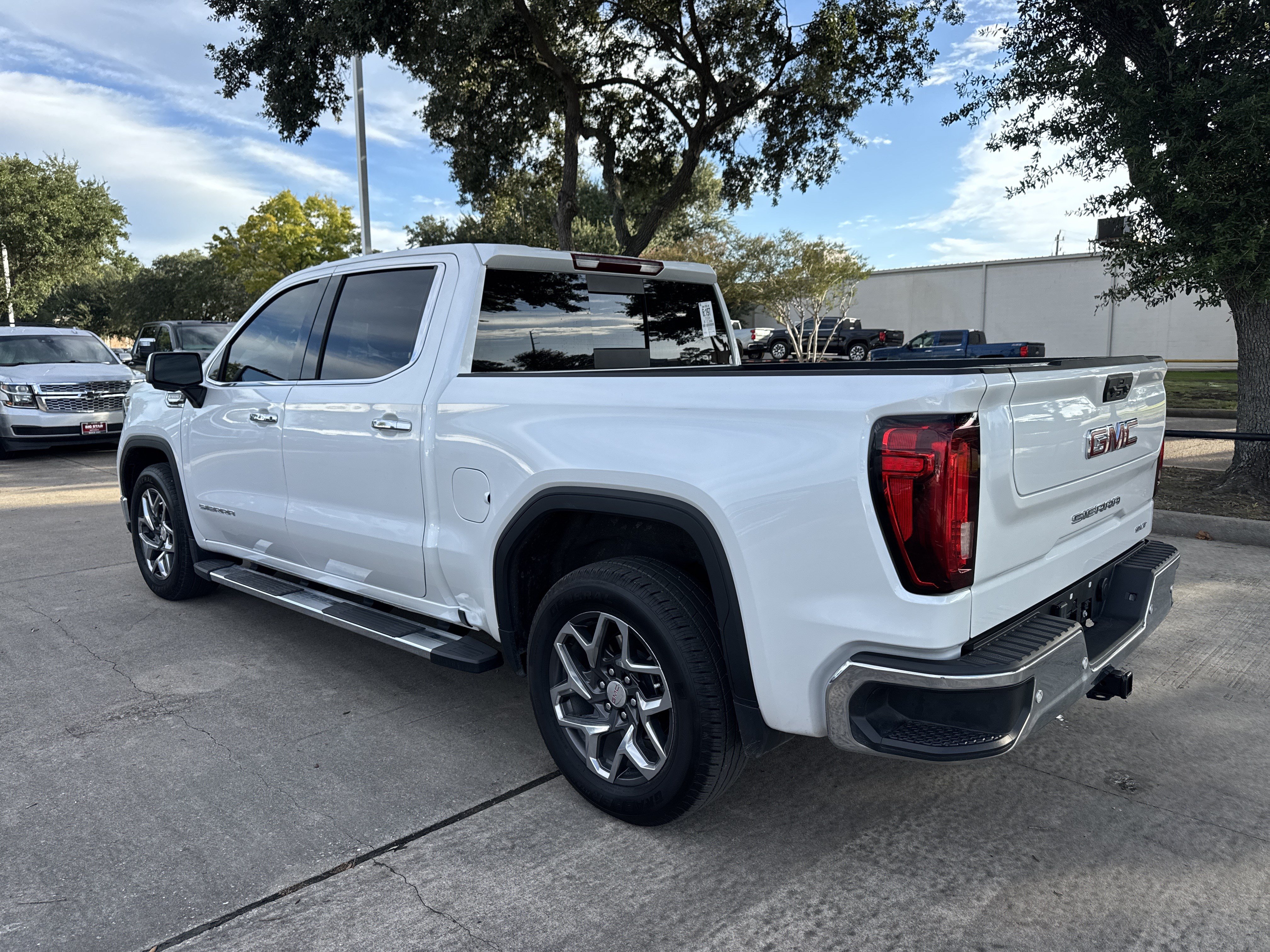 Used 2024 GMC Sierra 1500 SLT RWD image 9