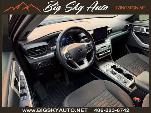 Used 2021 Ford Explorer XLT w/ Class III Trailer Tow Package AWD/4WD image 12