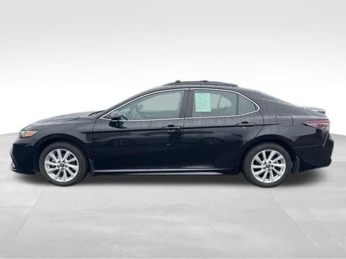 Used 2024 Toyota Camry SE FWD image 5