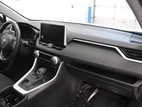 Used 2025 Toyota RAV4 XLE w/ Weather Package AWD/4WD image 18