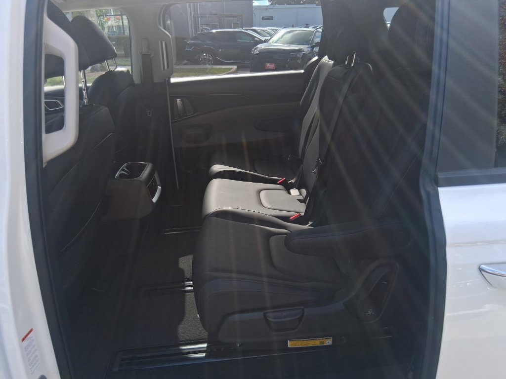 Certified 2026 Kia Carnival FWD image 15