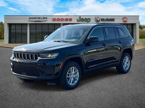 New 2026 Jeep Grand Cherokee Laredo AWD/4WD image 9