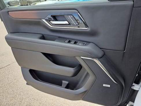 Used 2025 GMC Yukon Denali image 13