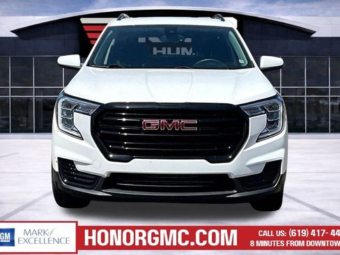 Used 2022 GMC Terrain SLE w/ Driver Convenience Package FWD image 2