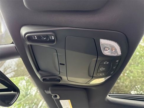 New 2026 Chrysler Pacifica Select image 28