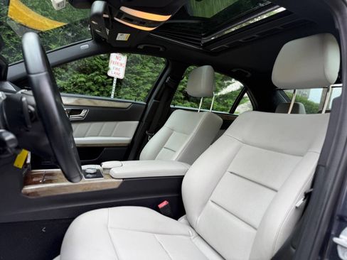 Used 2011 Mercedes-Benz E 350 4MATIC Sedan image 25