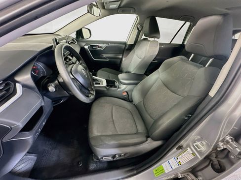 Used 2022 Toyota RAV4 XLE AWD/4WD image 13