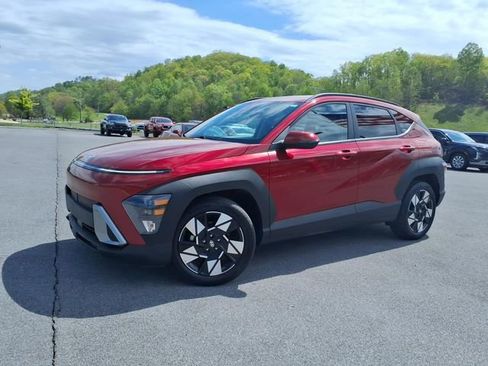 Used 2025 Hyundai Kona SEL image 2