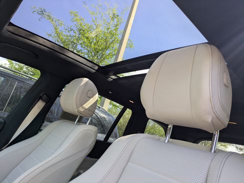 Used 2024 Mercedes-Benz GLS 450 4MATIC image 4