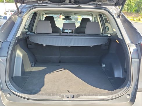 Certified 2021 Toyota RAV4 XLE FWD image 10