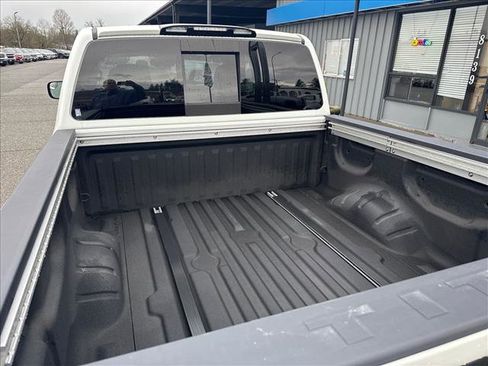 Used 2021 Nissan Titan PRO-4X w/ Pro-4x Convenience Package image 5