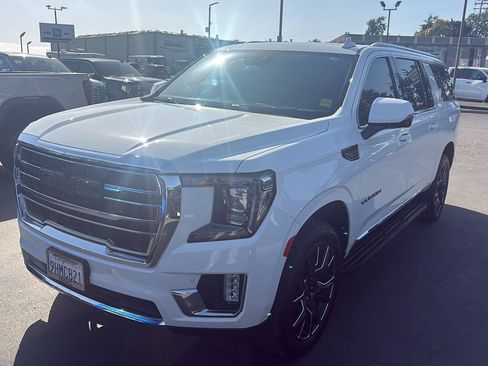 Used 2023 GMC Yukon XL SLT w/ SLT Premium Package RWD image 6