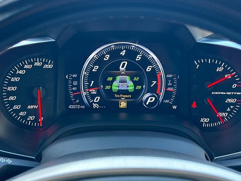 Used 2017 Chevrolet Corvette Stingray Coupe image 39