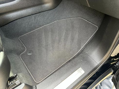 Used 2021 Chevrolet Tahoe Z71 image 33