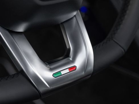 Used 2023 Lamborghini Urus S AWD/4WD image 16