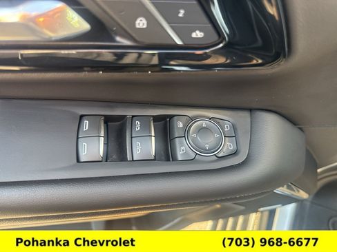Used 2025 Chevrolet Suburban High Country AWD/4WD image 24