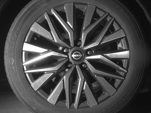 Used 2025 Nissan Altima 2.5 SV FWD image 15