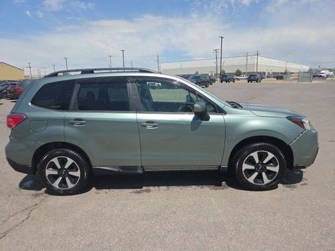 Used 2018 Subaru Forester 2.5i Premium AWD/4WD image 2