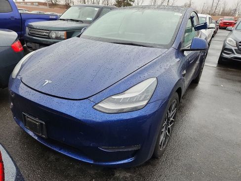 Used 2021 Tesla Model Y Long Range image 1