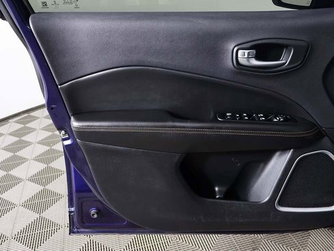 Used 2018 Jeep Compass Limited w/ Navigation Group image 17