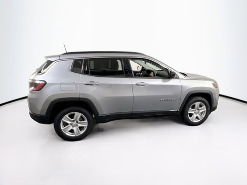 Used 2022 Jeep Compass Latitude w/ Convenience Group AWD/4WD image 4