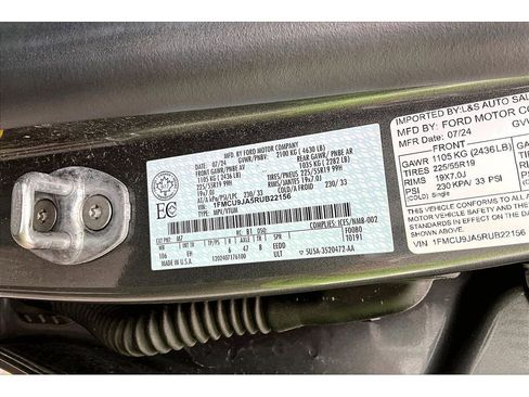 Used 2024 Ford Escape Platinum AWD/4WD image 36