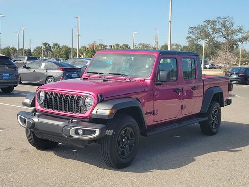 Used 2024 Jeep Gladiator Sport image 2