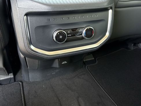 New 2026 Ford Expedition Active image 22