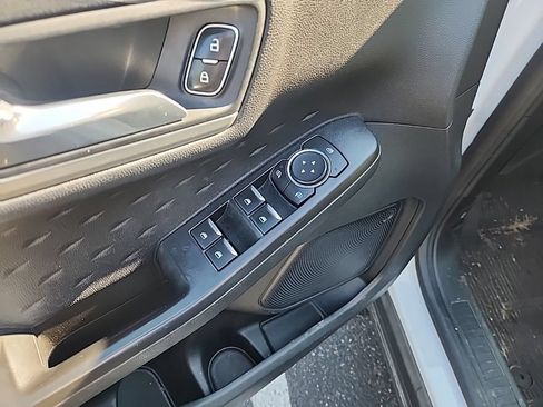 Used 2020 Ford Escape SE FWD image 9