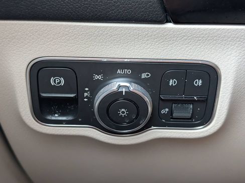 Certified 2021 Mercedes-Benz GLA 250 4MATIC image 22