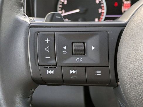 Used 2025 Nissan Pathfinder SV image 28