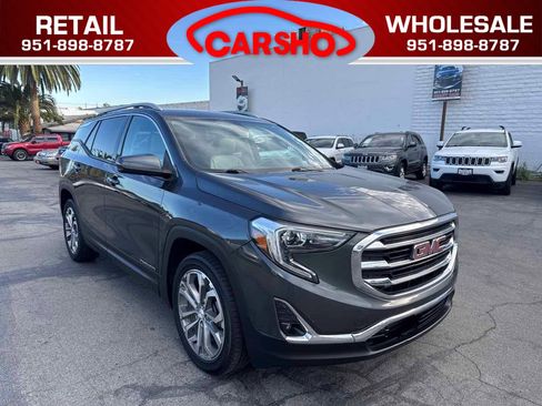 Used 2019 GMC Terrain SLT image 1