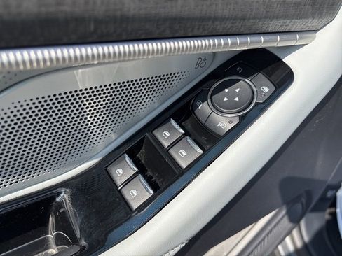 Used 2025 Ford Explorer Platinum w/ Ultimate Package image 25