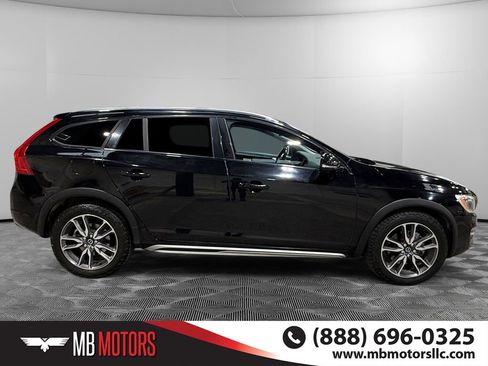 Used 2015 Volvo V60 T5 Cross Country Platinum w/ Protection Package image 2