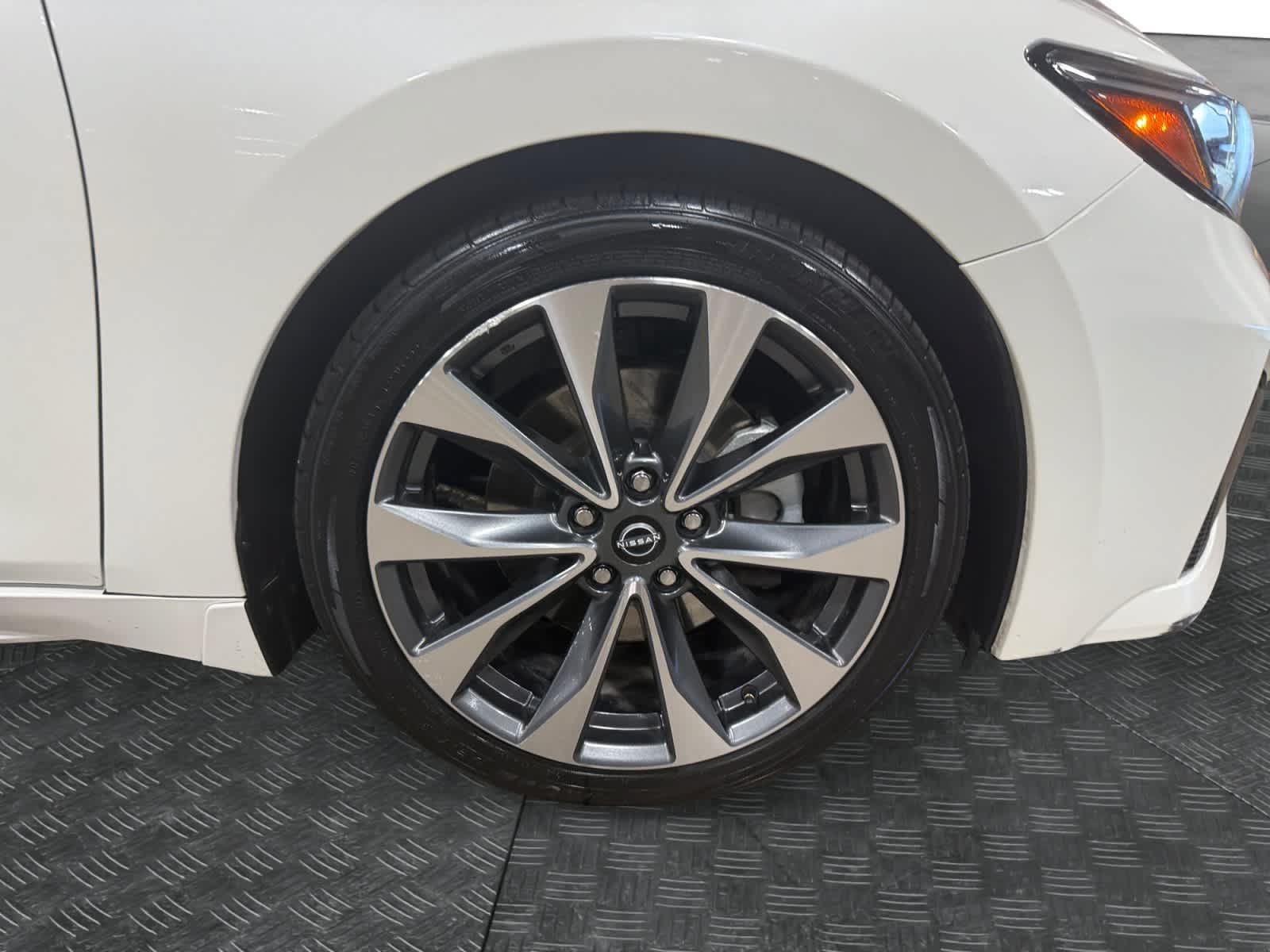 Used 2023 Nissan Maxima Platinum w/ Sport Mat Group FWD image 14