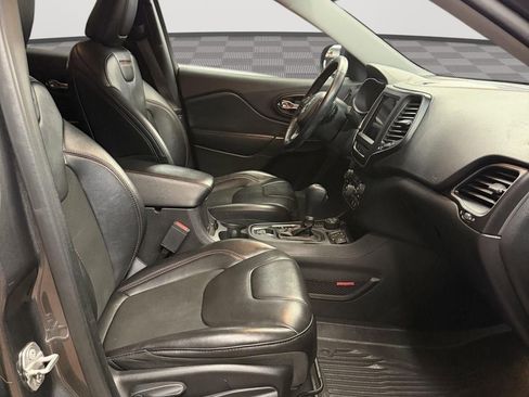 Used 2020 Jeep Cherokee Trailhawk w/ Cold Weather Group image 12