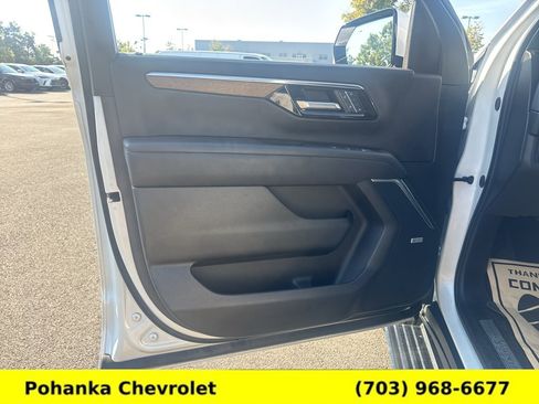 Used 2025 Chevrolet Suburban High Country AWD/4WD image 26