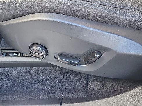 Used 2025 Volvo XC90 B6 Plus w/ Protection Package Premier image 16