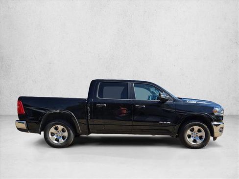 Used 2025 RAM 1500 Big Horn AWD/4WD image 4