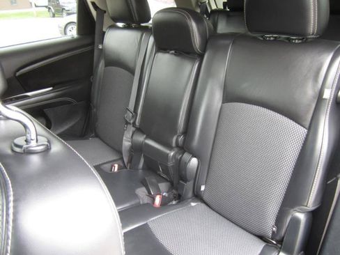 Used 2017 Dodge Journey Crossroad FWD image 12