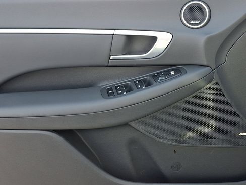 Used 2020 Hyundai Sonata SEL w/ Premium Package image 12