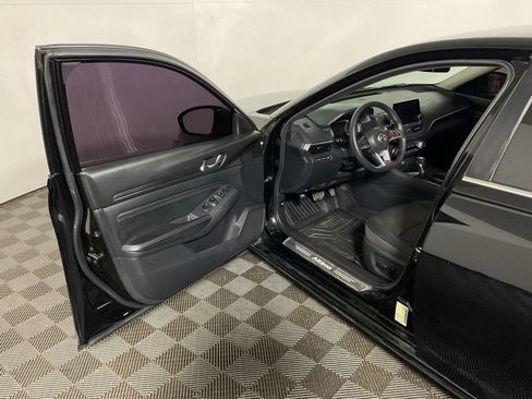 Used 2020 Nissan Altima 2.5 S FWD image 18
