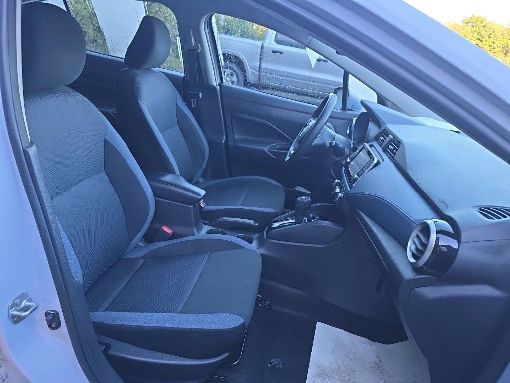 Used 2025 Nissan Versa SV FWD image 18