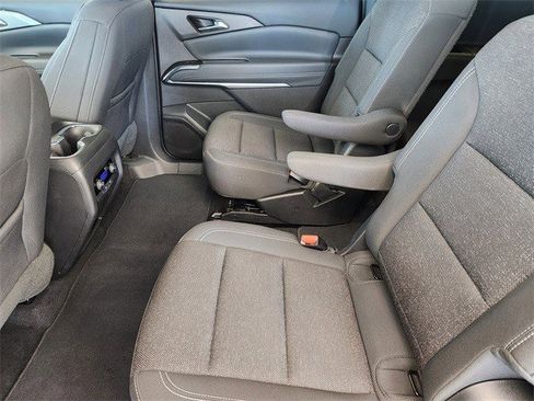 Certified 2025 Chevrolet Traverse LT image 16